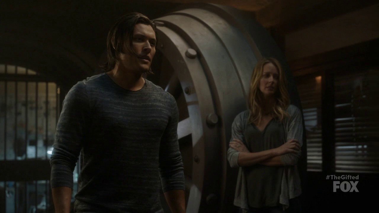 1x03 eXodus